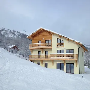 les-chalets-du-grand-galibier.hotels-rhonealpes.com/